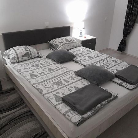 Apartman Lela Karlovac Dış mekan fotoğraf