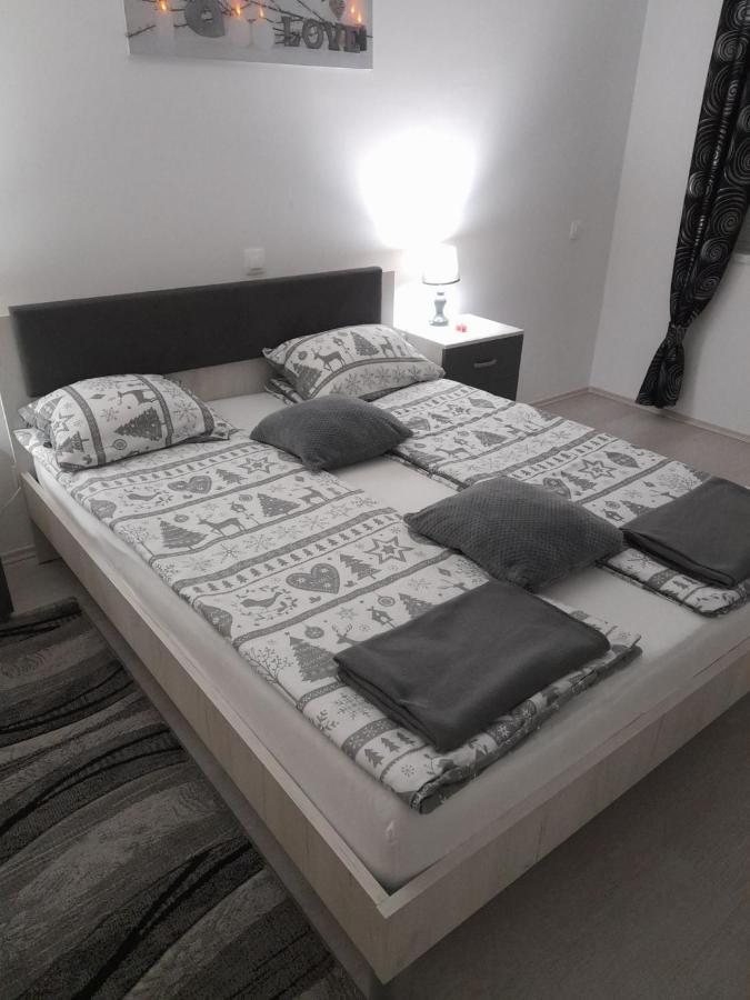 Apartman Lela Karlovac Dış mekan fotoğraf