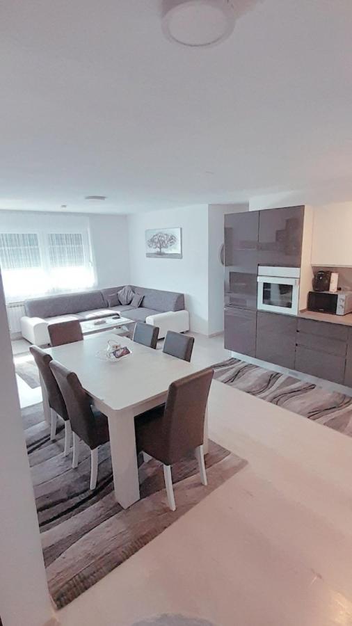 Apartman Lela Karlovac Dış mekan fotoğraf